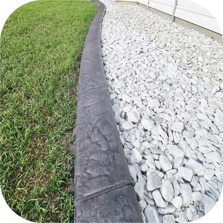 Slate Stone stamped concrete curb pattern installed by Killer Curbz